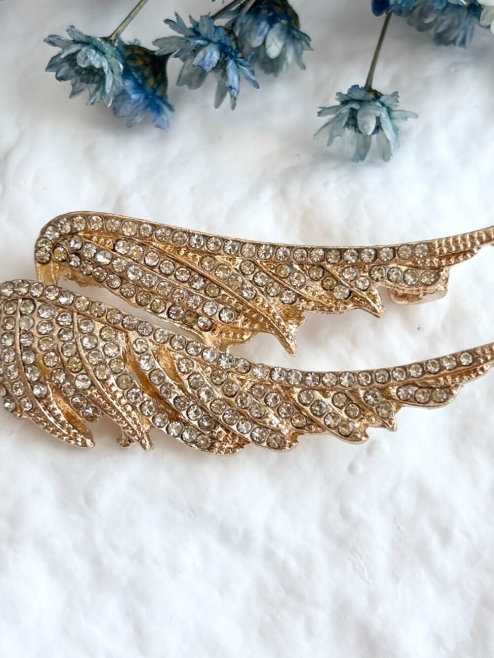 Double Angel Wing Gold Toned Rhinestone Textured Vintage Inspried Brooch Pin - Picture 11 of 11